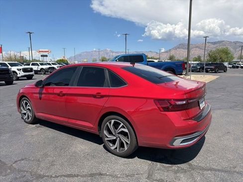 Used 2025 Volkswagen Jetta SEL FWD image 9