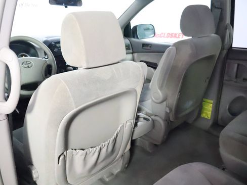 Used 2004 Toyota Sienna LE FWD image 40
