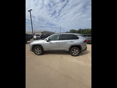 Used 2025 Toyota RAV4 XLE w/ Convenience Package AWD/4WD image 2