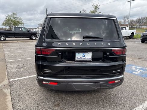 Used 2022 Jeep Wagoneer Series III w/ Premium Group I AWD/4WD image 23