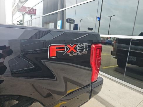 Used 2019 Ford F250 Platinum w/ Platinum Ultimate Package AWD/4WD image 8