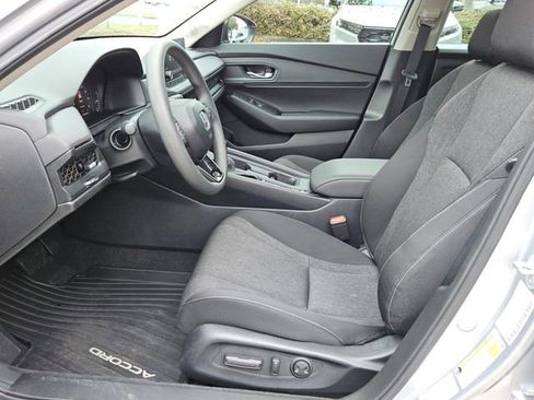 Certified 2025 Honda Accord SE image 10