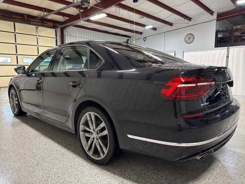 Used 2018 Volkswagen Passat 2.0T R-Line FWD image 4