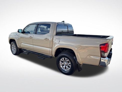Used 2019 Toyota Tacoma SR5 AWD/4WD image 6