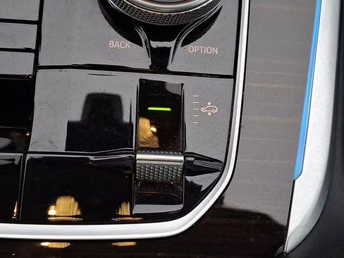 Used 2025 BMW X7 xDrive40i image 29