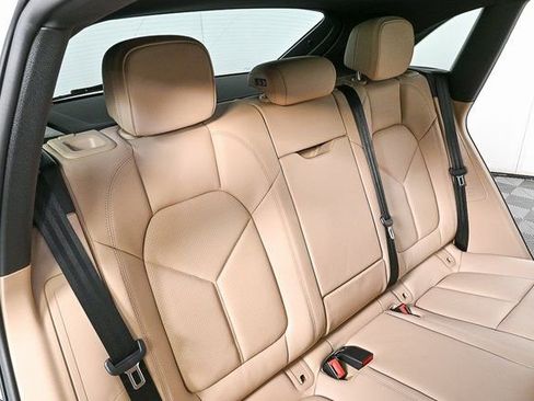 Certified 2026 Porsche Macan image 23