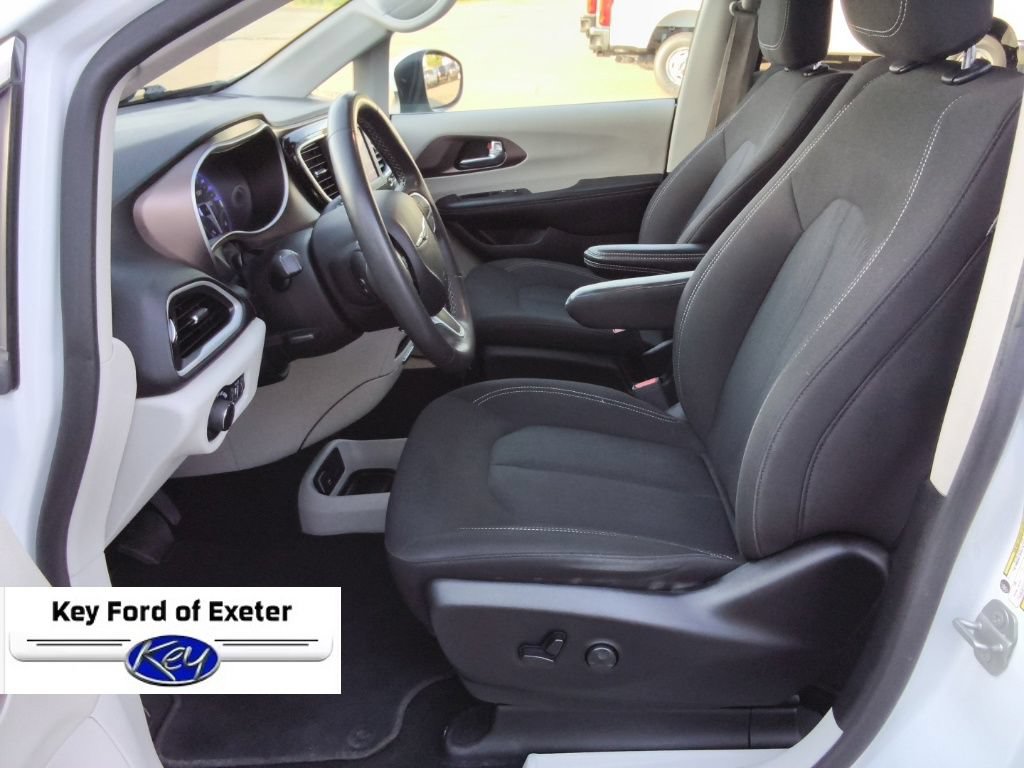 Used 2023 Chrysler Voyager LX FWD image 32