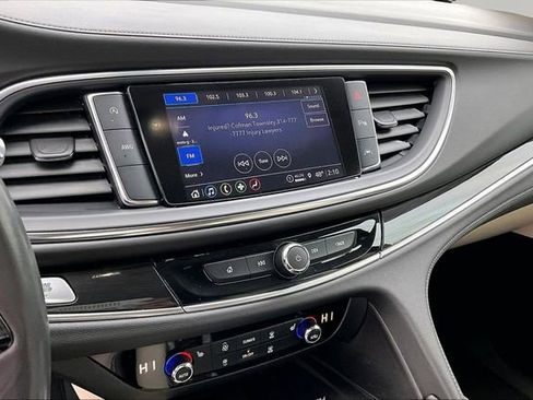 Used 2023 Buick Enclave Essence image 6