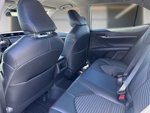 Used 2020 Toyota Camry SE image 10