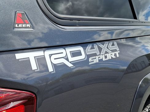 Used 2019 Toyota Tacoma TRD Sport AWD/4WD image 29