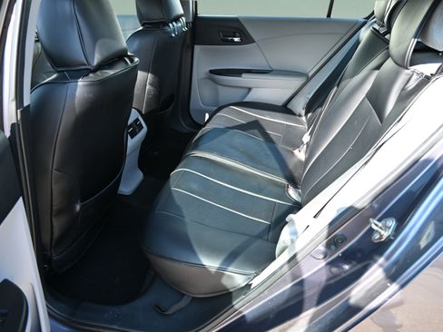 Used 2016 Honda Accord EX image 10