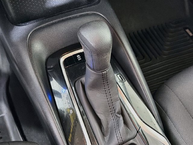 Used 2020 Toyota Corolla LE FWD image 19