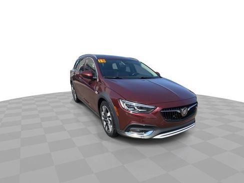 Used 2019 Buick Regal Essence w/ Driver Confidence Package I AWD/4WD image 2