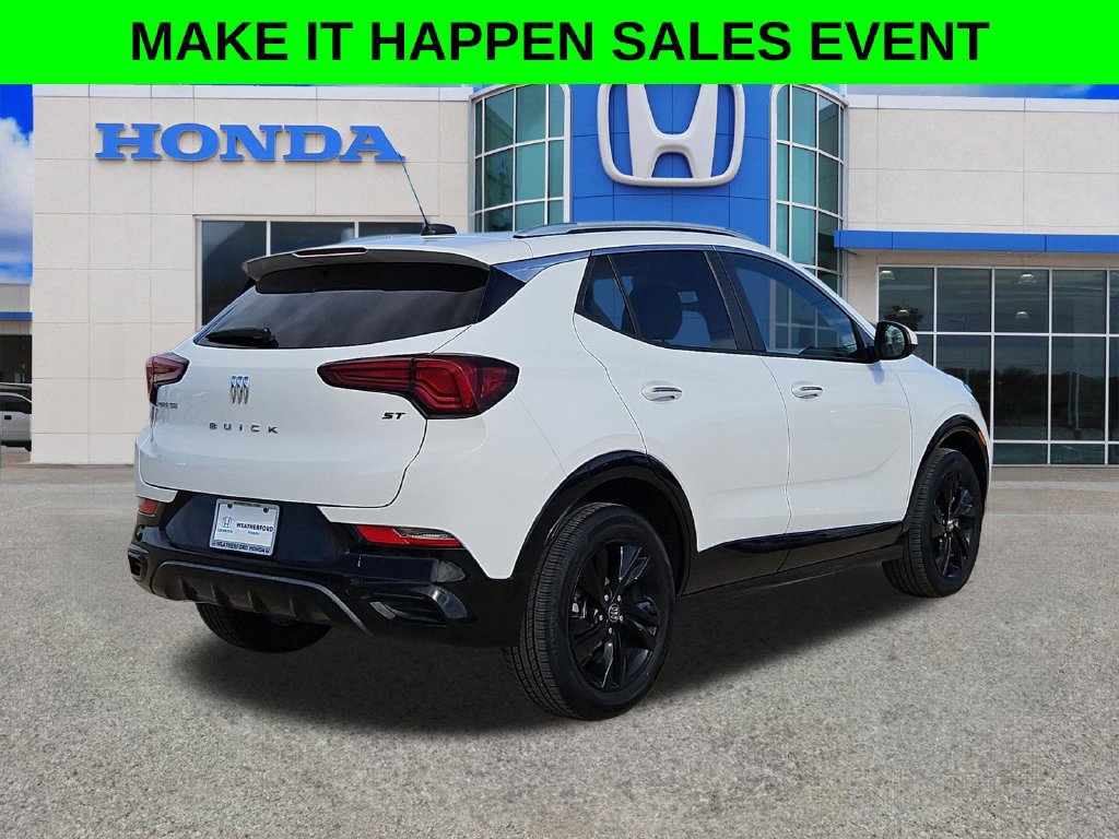 Used 2024 Buick Encore GX Sport Touring AWD/4WD image 3