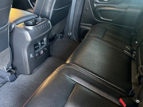 Used 2021 Nissan Titan PRO-4X w/ Pro-4x Convenience Package AWD/4WD image 11