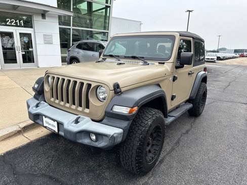 Used 2019 Jeep Wrangler Sport AWD/4WD image 2