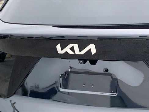 Used 2024 Kia Sorento S image 26