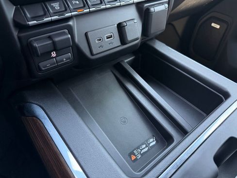 Used 2023 Chevrolet Silverado 3500 High Country image 21