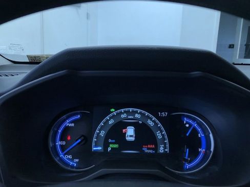 Certified 2025 Toyota RAV4 LE image 30