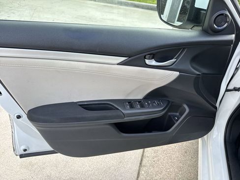 Used 2017 Honda Civic EX image 39