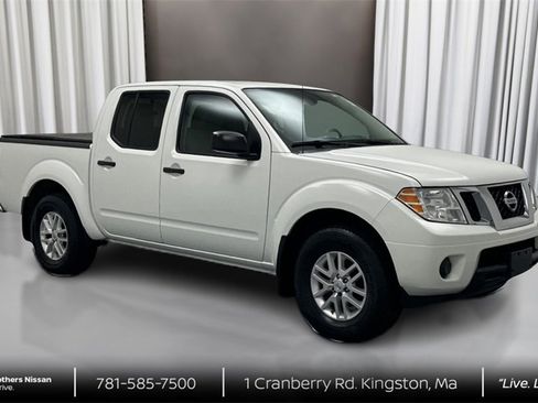 Used 2019 Nissan Frontier SV image 3