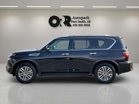 Used 2024 Nissan Armada SL w/ Captain's Chairs Package image 3