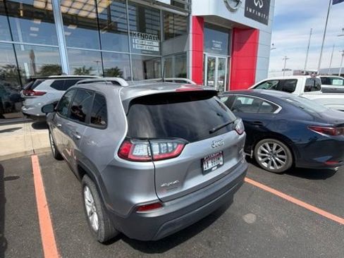 Used 2020 Jeep Cherokee Latitude w/ Cold Weather Group AWD/4WD image 10