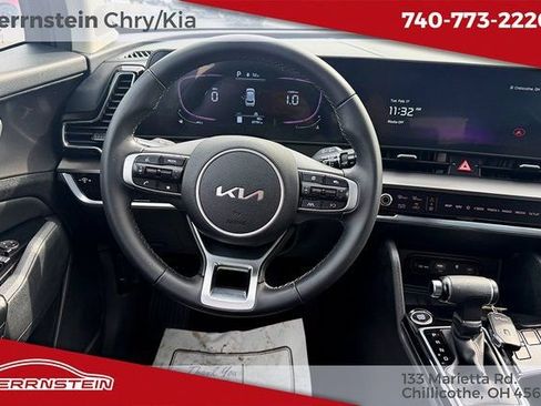 Used 2024 Kia Sportage EX image 7