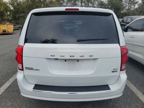 Used 2018 Dodge Grand Caravan SXT image 5