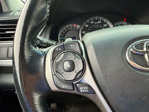 Used 2014 Toyota Camry SE FWD image 24