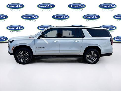 Used 2025 Chevrolet Suburban Z71 AWD/4WD image 4