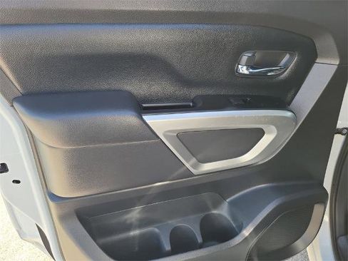 Certified 2023 Nissan Titan SV image 17