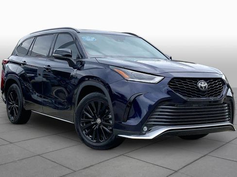 Used 2023 Toyota Highlander XSE FWD image 3