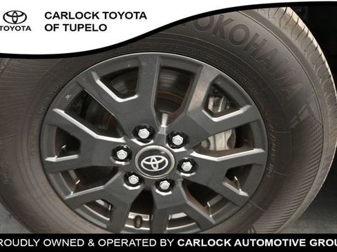 Used 2025 Toyota 4Runner SR5 AWD/4WD image 34