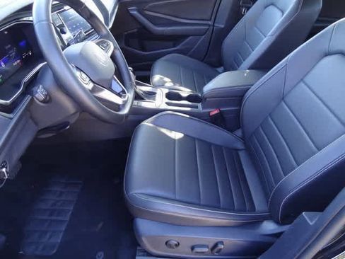Used 2024 Volkswagen Jetta SE image 6