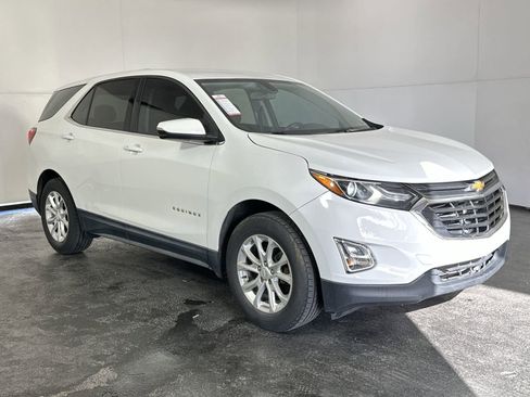 Used 2019 Chevrolet Equinox LT image 2