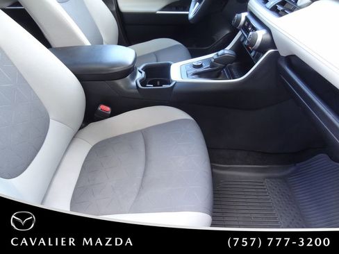 Used 2024 Toyota RAV4 XLE w/ Convenience Package AWD/4WD image 17