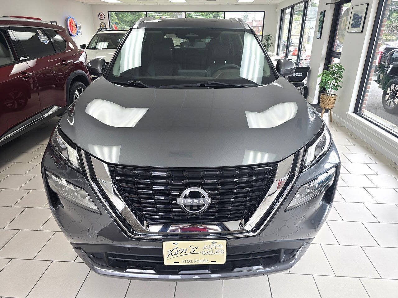 Used 2023 Nissan Rogue SL w/ SL Premium Package AWD/4WD image 2
