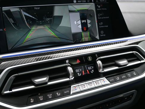 Used 2021 BMW X6 M50i w/ Executive Package image 4