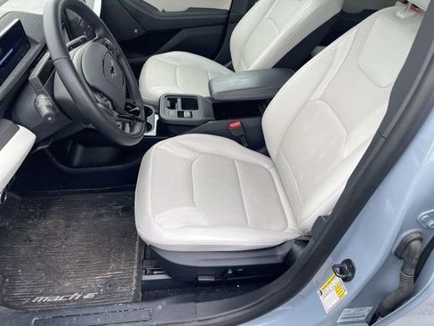 Used 2025 Ford Mustang Mach-E Premium image 8