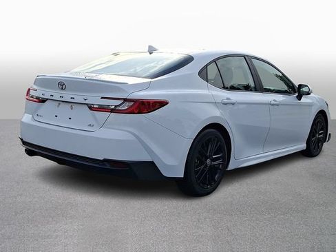 Used 2025 Toyota Camry SE FWD image 4