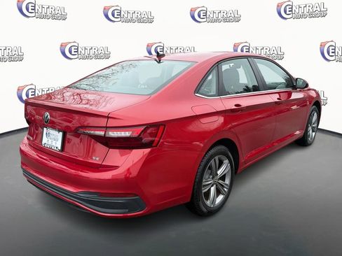 Used 2023 Volkswagen Jetta SE image 5