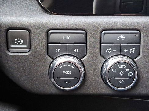 Used 2023 GMC Sierra 1500 Elevation image 26