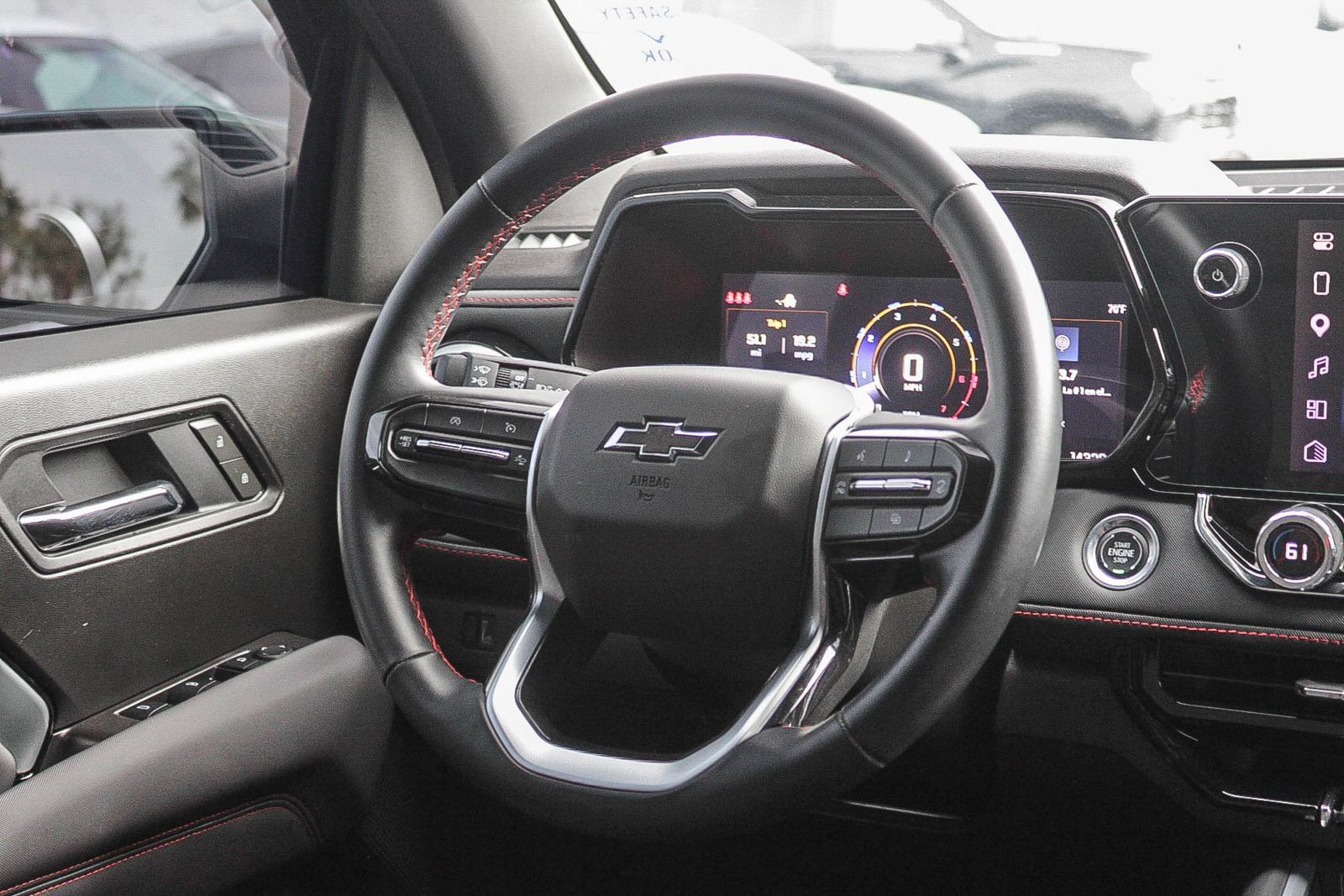 Used 2025 Chevrolet Colorado Z71 AWD/4WD image 11