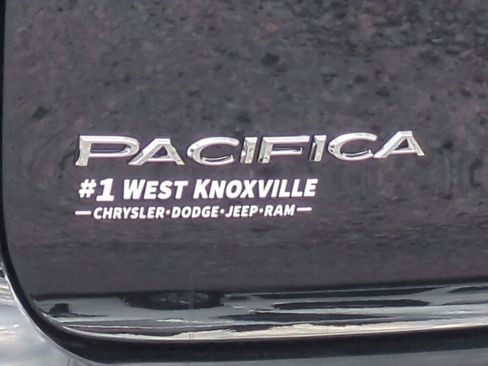 New 2027 Chrysler Pacifica Select FWD image 12