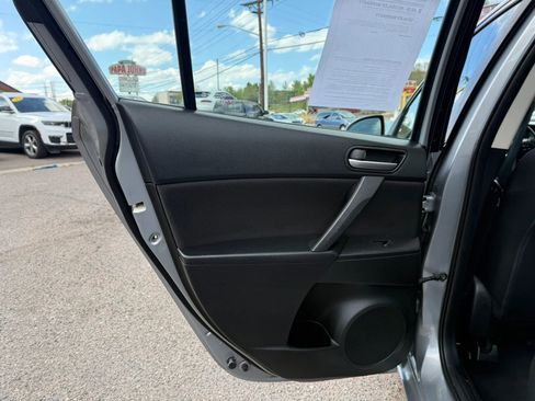 Used 2013 MAZDA MAZDA3 i Sport FWD image 13