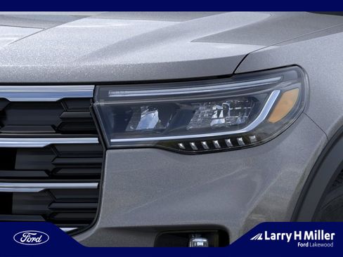 New 2026 Ford Explorer Active image 18