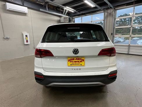 Used 2023 Volkswagen Taos S FWD image 4