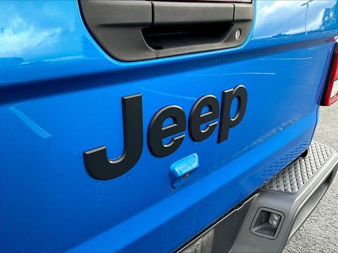 Used 2022 Jeep Gladiator Sport AWD/4WD image 24