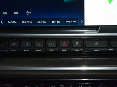 Used 2024 Chevrolet Silverado 1500 High Country w/ Technology Package image 34